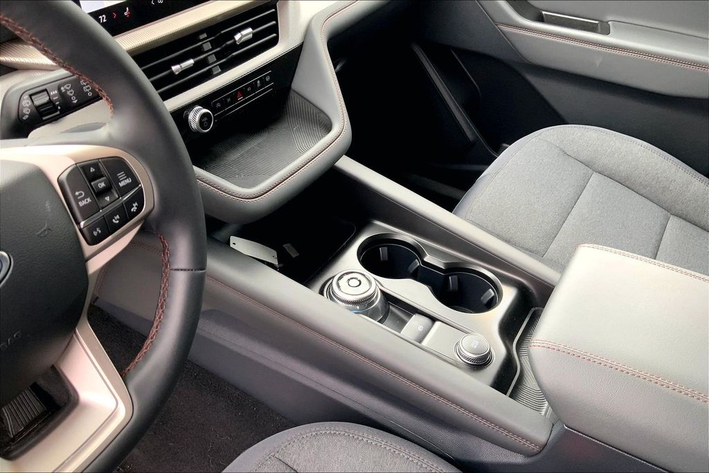 2026 Ford Explorer Active - Photo 8