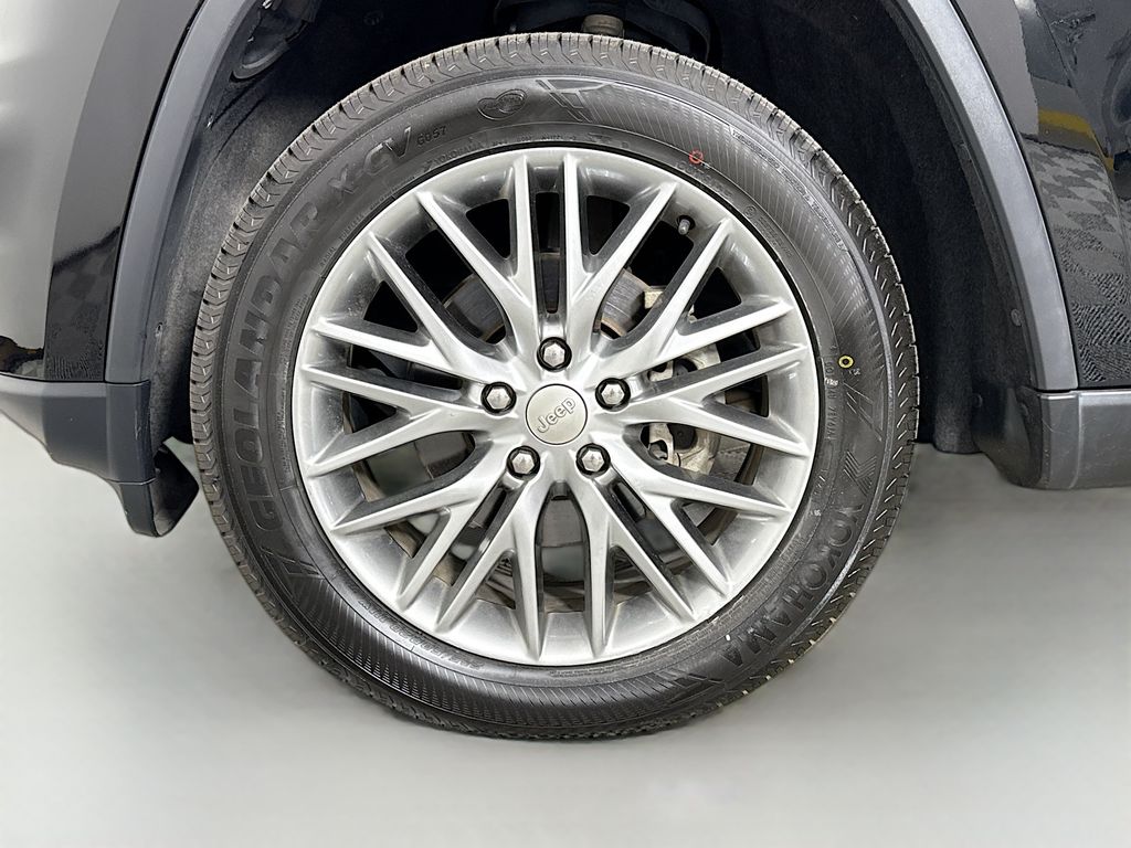 Thumbnail: 2018 Jeep Grand Cherokee - 30