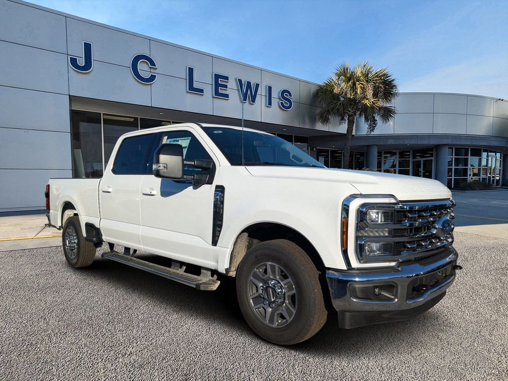 2026 Ford F-350 Super Duty LARIAT