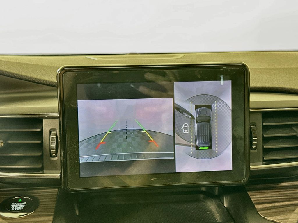 Thumbnail: 2020 Ford Explorer - 14