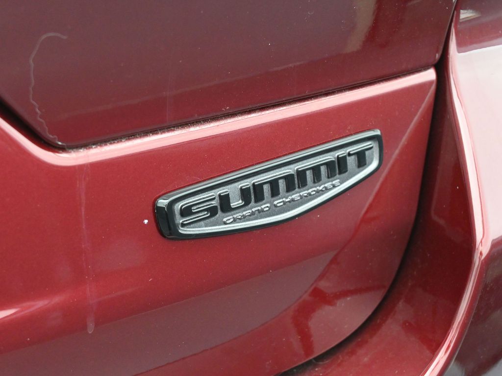 New 2025 Velvet Red Pearlcoat Jeep Summit Reserve image 37