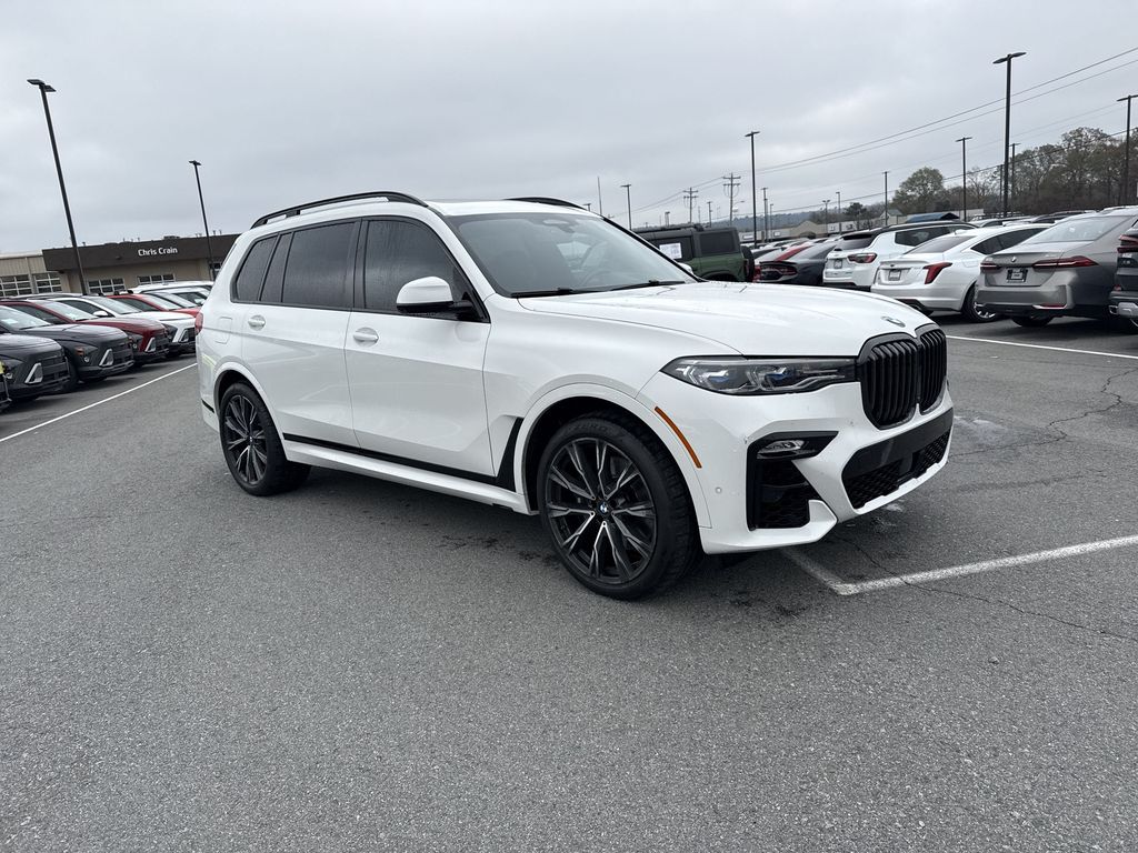 2022 BMW X7 M50i AWD