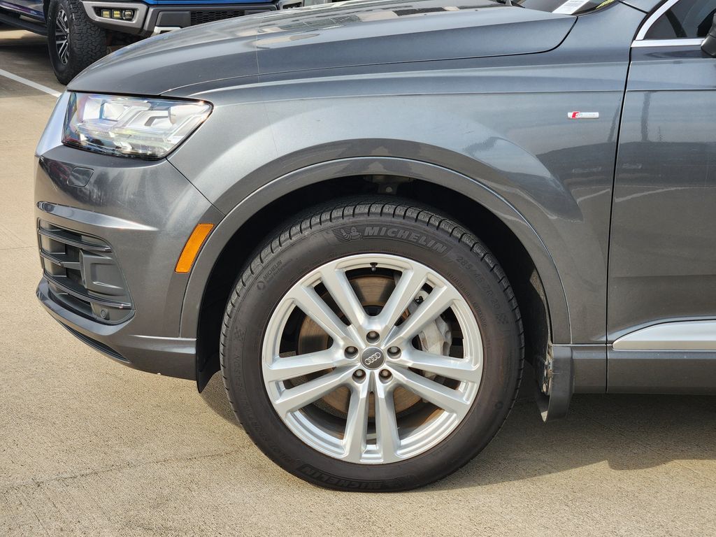 2017 Audi Q7 3.0 TDI Premium Plus Gray at Toyota of Victoria