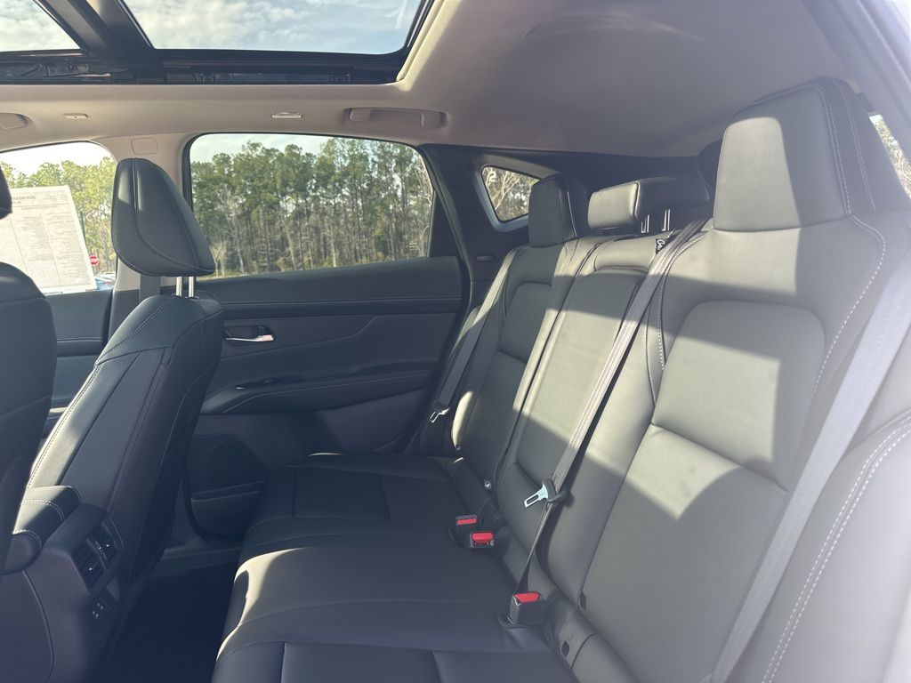 2025 Everest White Pearl Tricoat Nissan Murano SL AWD SUV
