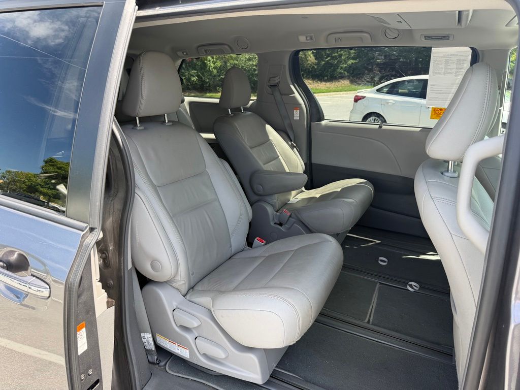2018 Toyota Sienna XLE Premium 7 Passenger