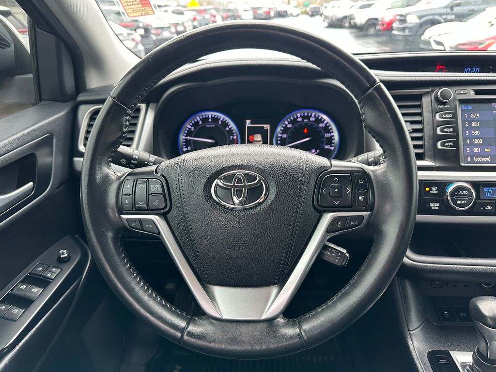 2019 Toyota Highlander SE