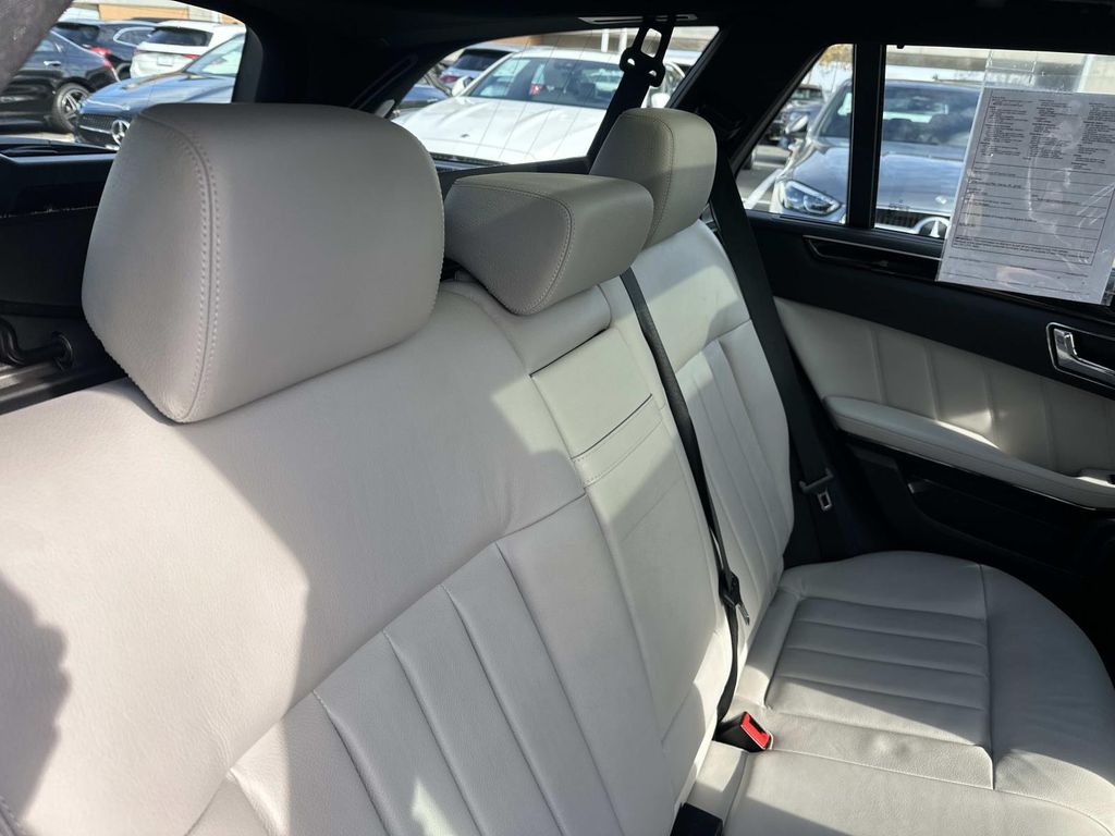 Thumbnail: 2011 Mercedes-Benz E-Class - 27