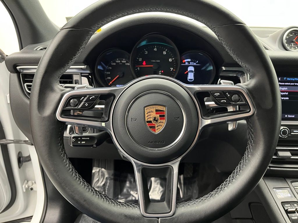 Thumbnail: 2020 Porsche Macan - 12