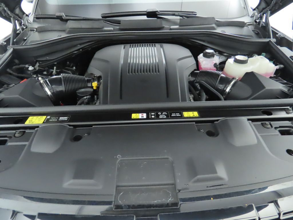 Thumbnail: 2025 Land Rover Range Rover - 31