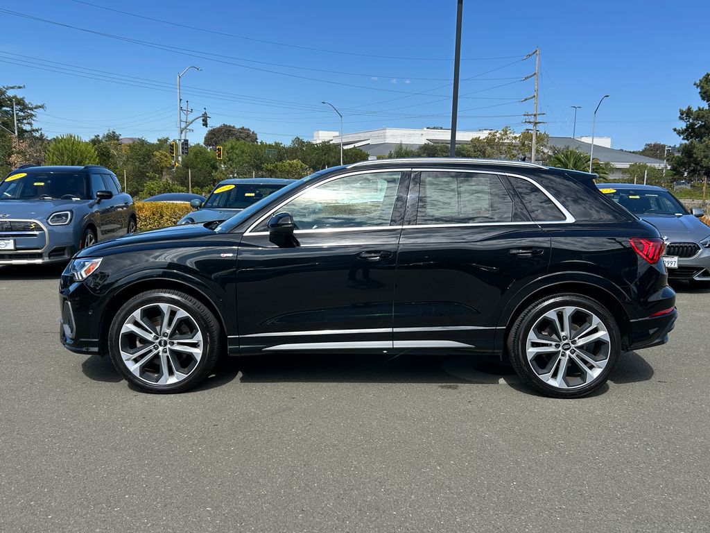 Thumbnail: 2020 Audi Q3 - 2