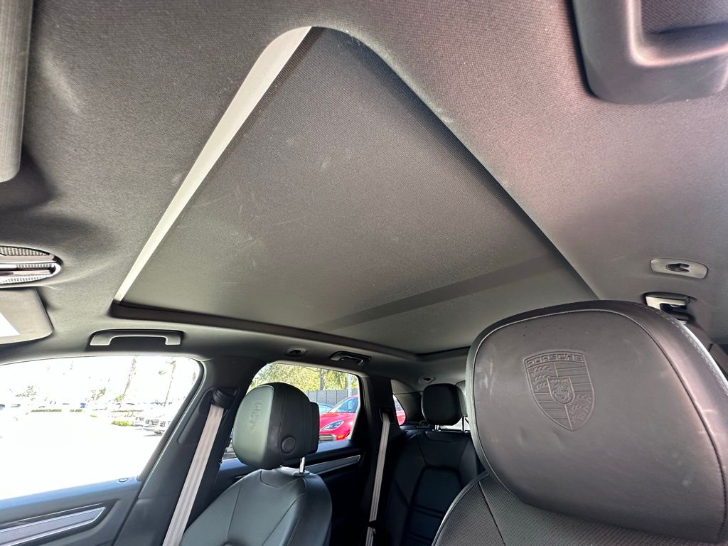 Thumbnail: 2022 Porsche Cayenne - 24