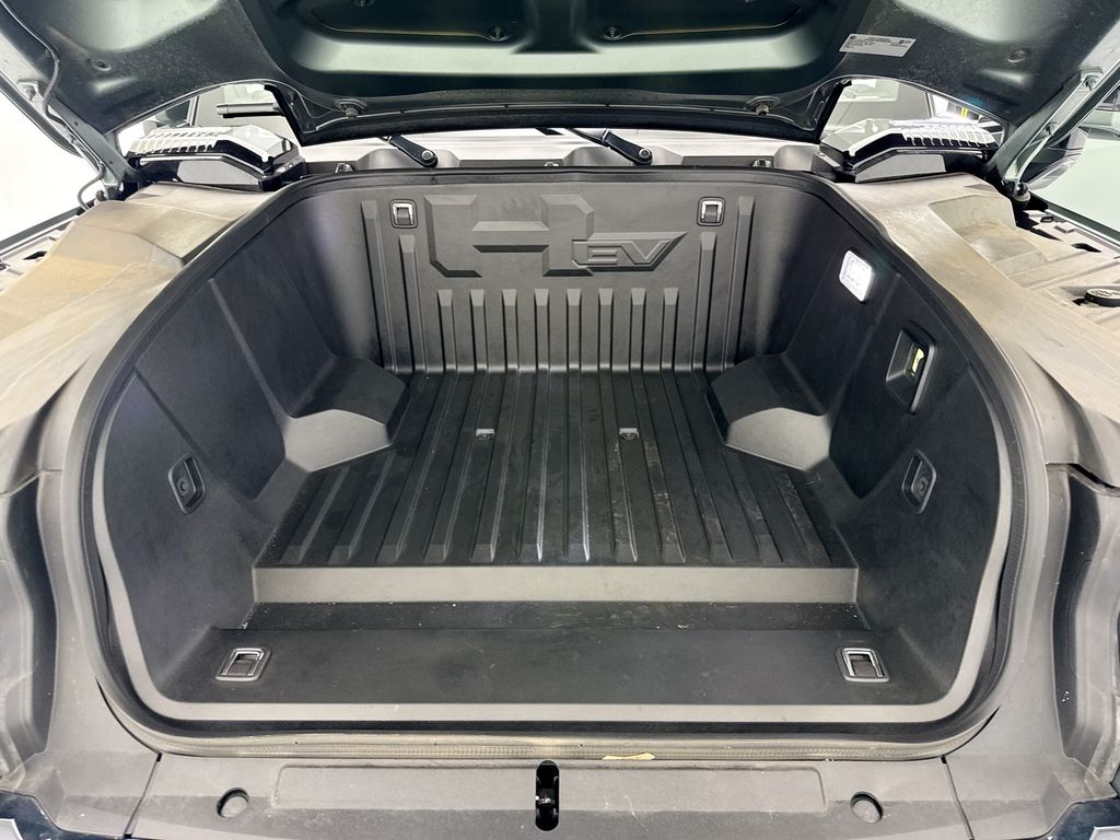 Thumbnail: 2024 GMC Hummer EV - 28