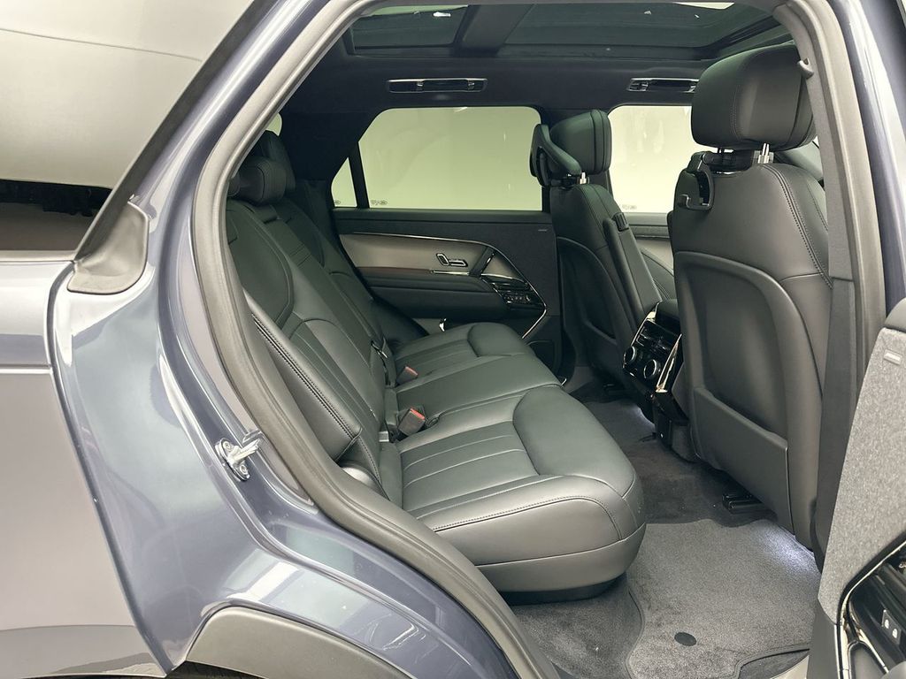 Thumbnail: 2026 Land Rover Range Rover Sport - 7