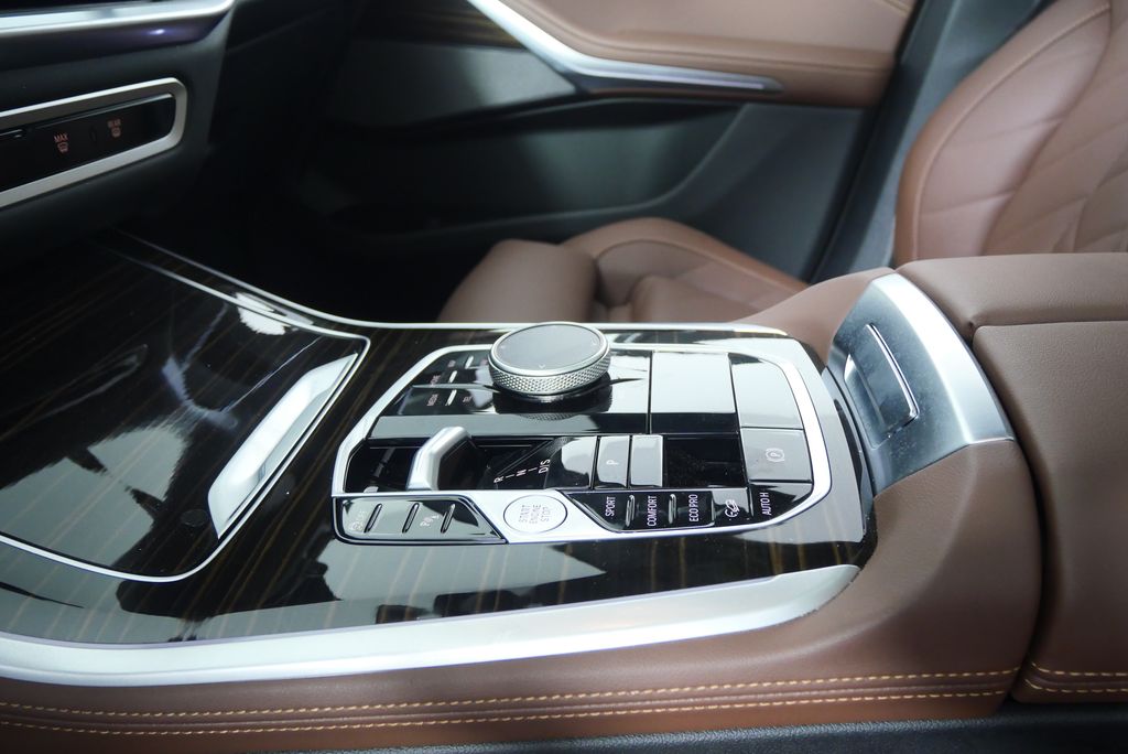 Thumbnail: 2025 BMW X5 - 25