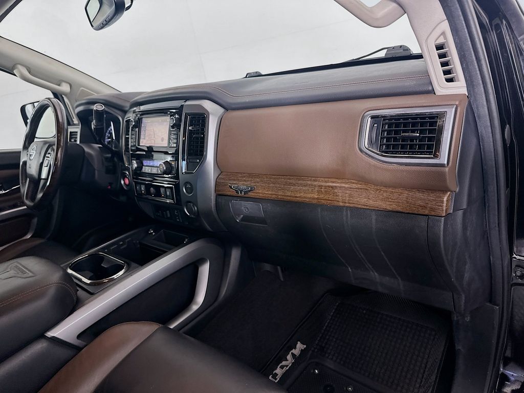 Thumbnail: 2017 Nissan Titan - 29