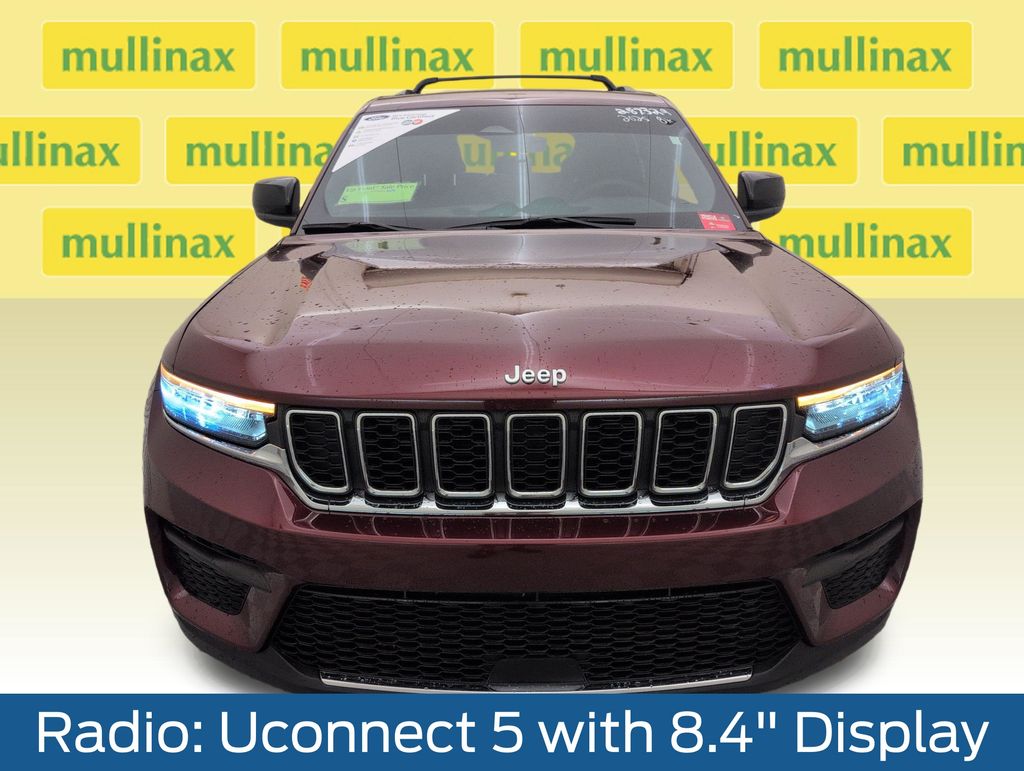 Certified Used 2025 Red Jeep Laredo X image 15