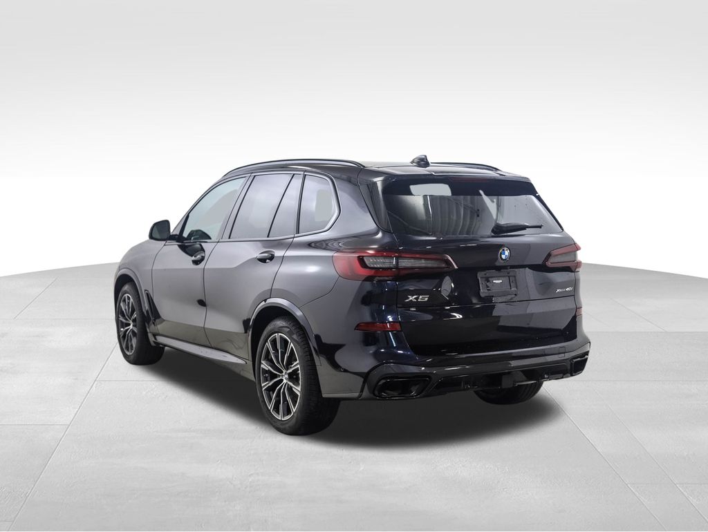 Thumbnail: 2022 BMW X5 - 3