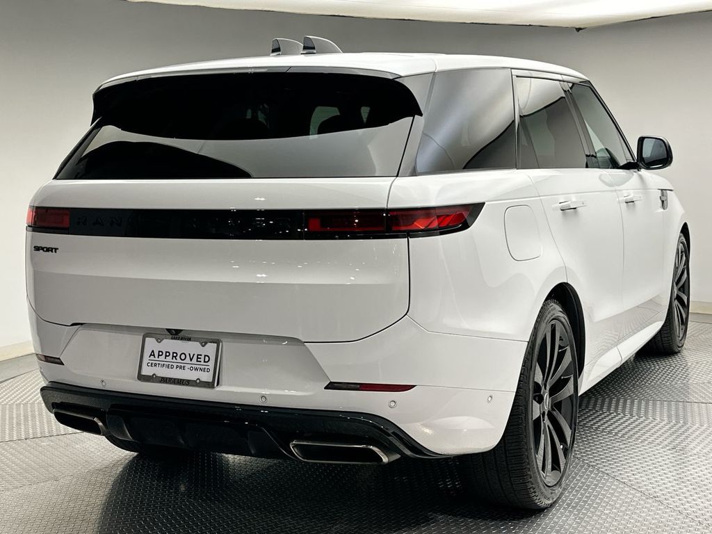 Thumbnail: 2024 Land Rover Range Rover Sport - 3