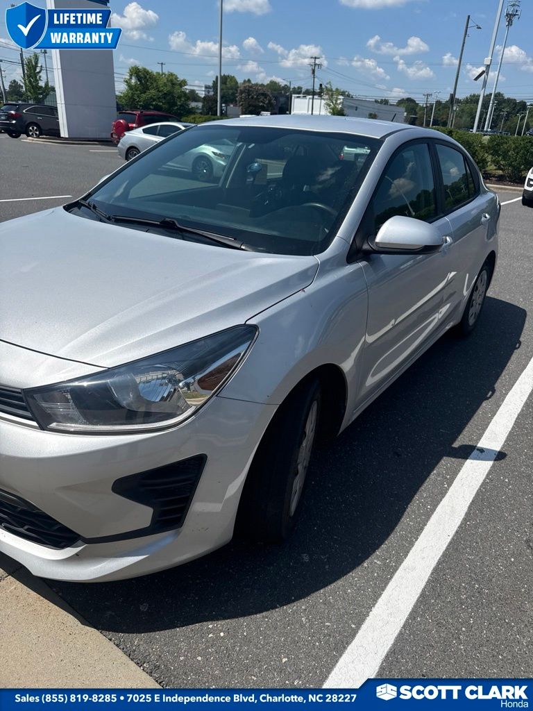 Silky Silver 2022 Kia Rio Sedan Front-Wheel Drive Continuously Variable Transmission