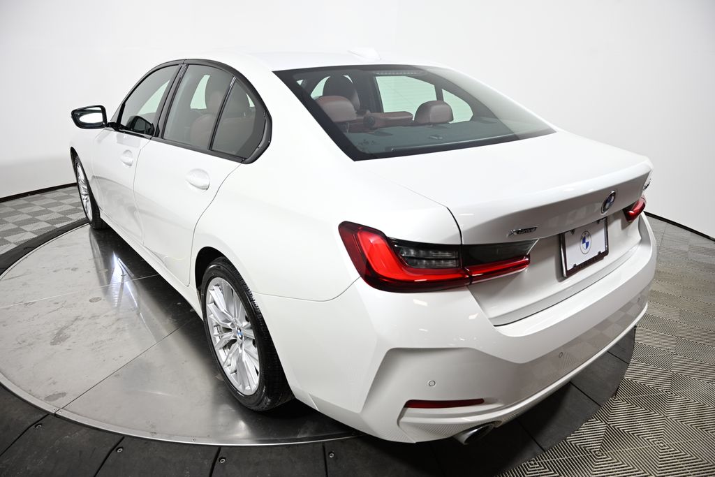 Thumbnail: 2023 BMW 3 Series - 3
