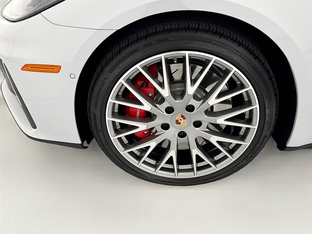 Thumbnail: 2026 Porsche Panamera - 30