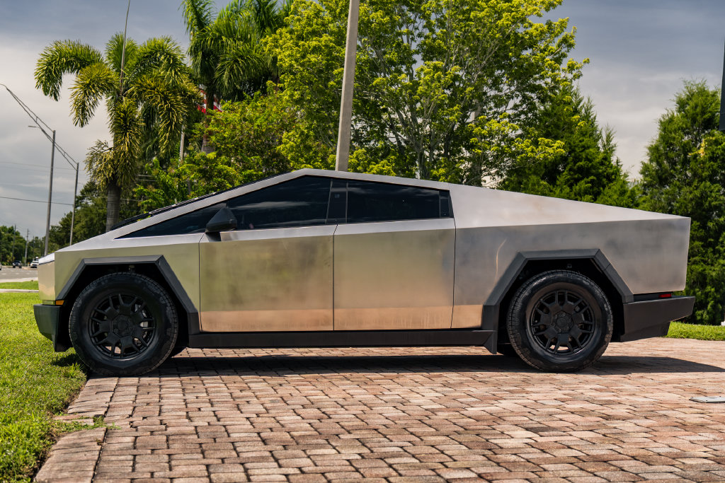 Used 2024 Tesla Cybertruck Base with VIN 7G2CEHED0RA001523 for sale in Tampa, FL