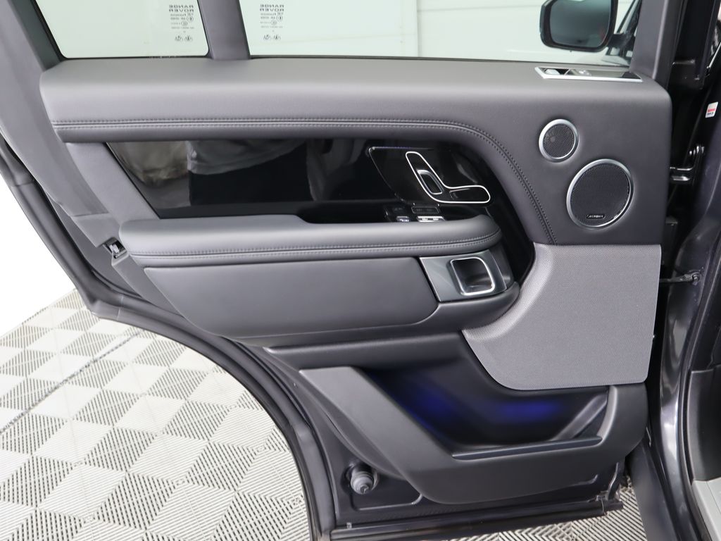 Thumbnail: 2022 Land Rover Range Rover - 26