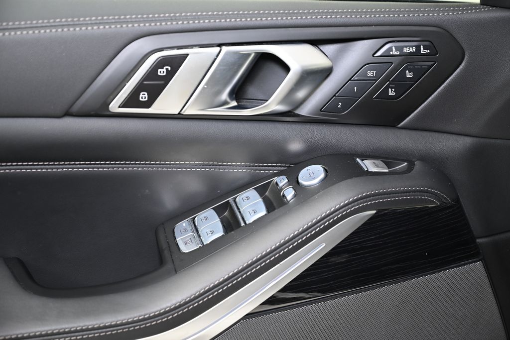 2023 BMW X7 xDrive40i 22