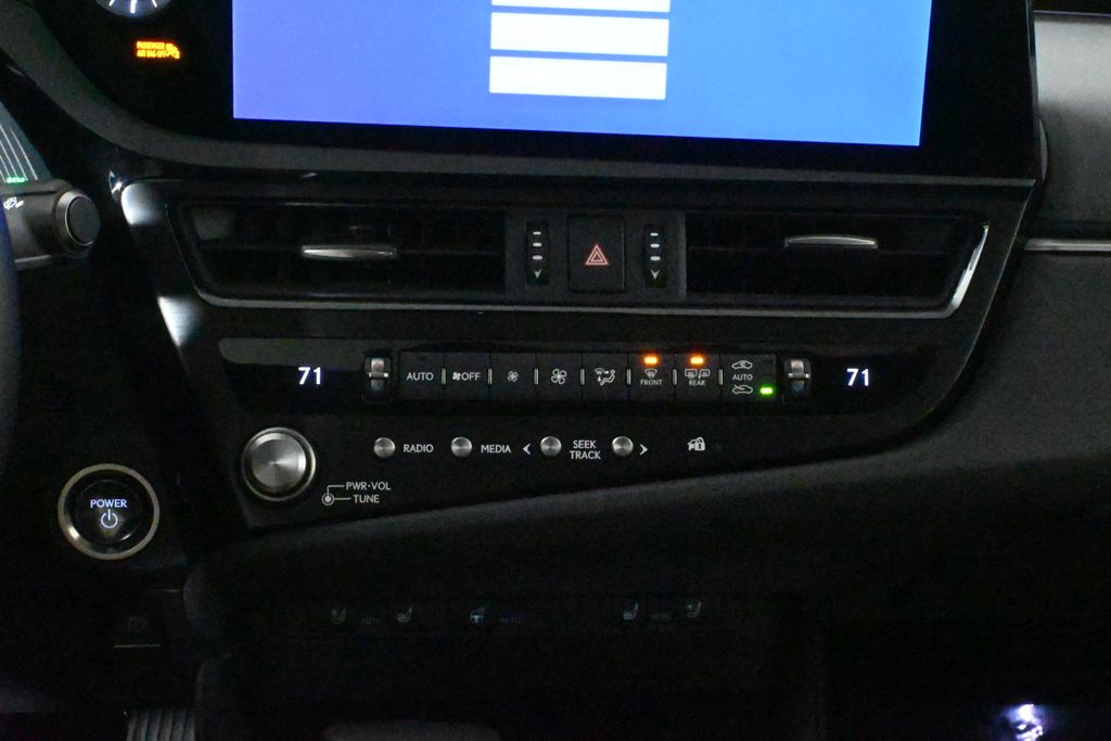 Thumbnail: 2025 Lexus ES - 23