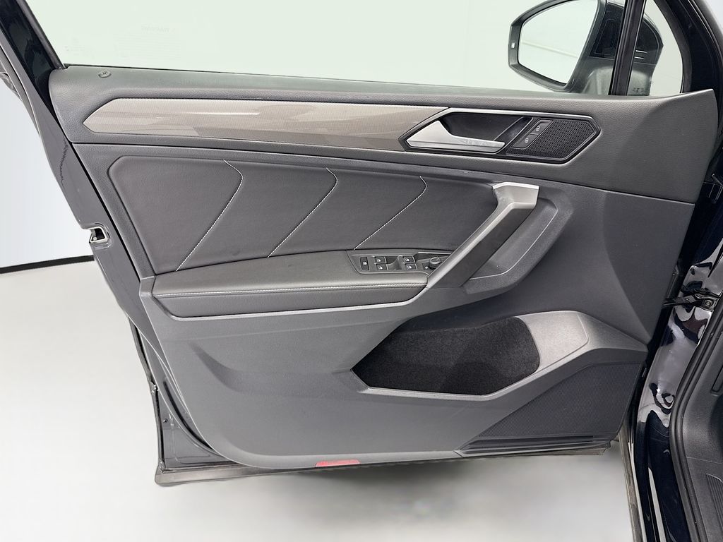 Thumbnail: 2023 Volkswagen Tiguan - 23