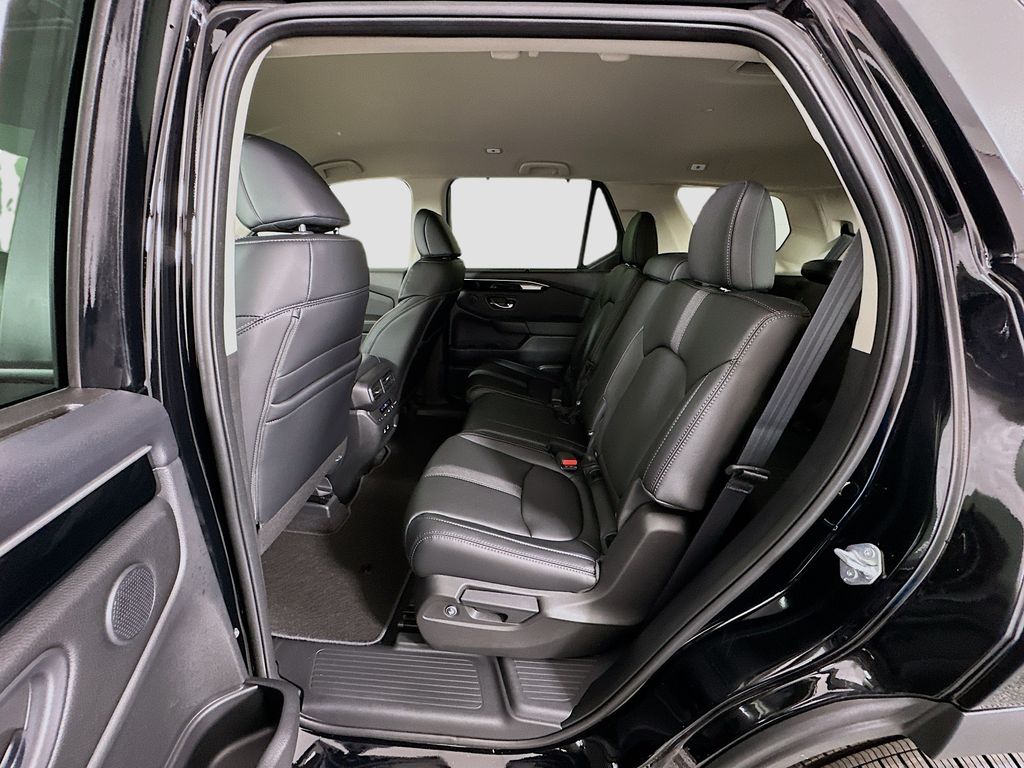 Thumbnail: 2026 Honda Pilot - 17