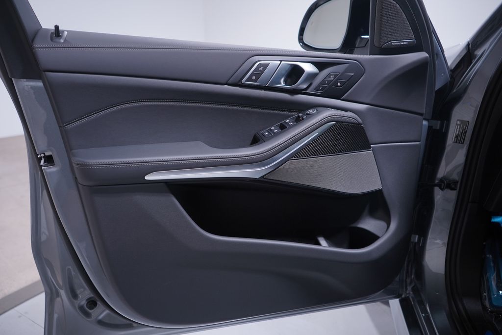 Thumbnail: 2026 BMW X5 - 12