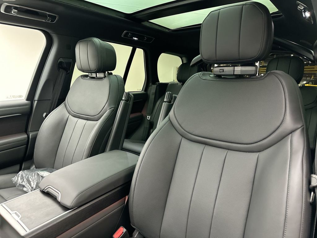 Thumbnail: 2026 Land Rover Range Rover - 18