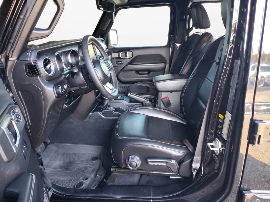 Used Car 2023 Jeep Gladiator  Overland For Sale Under $30,000 In Austin, Texas