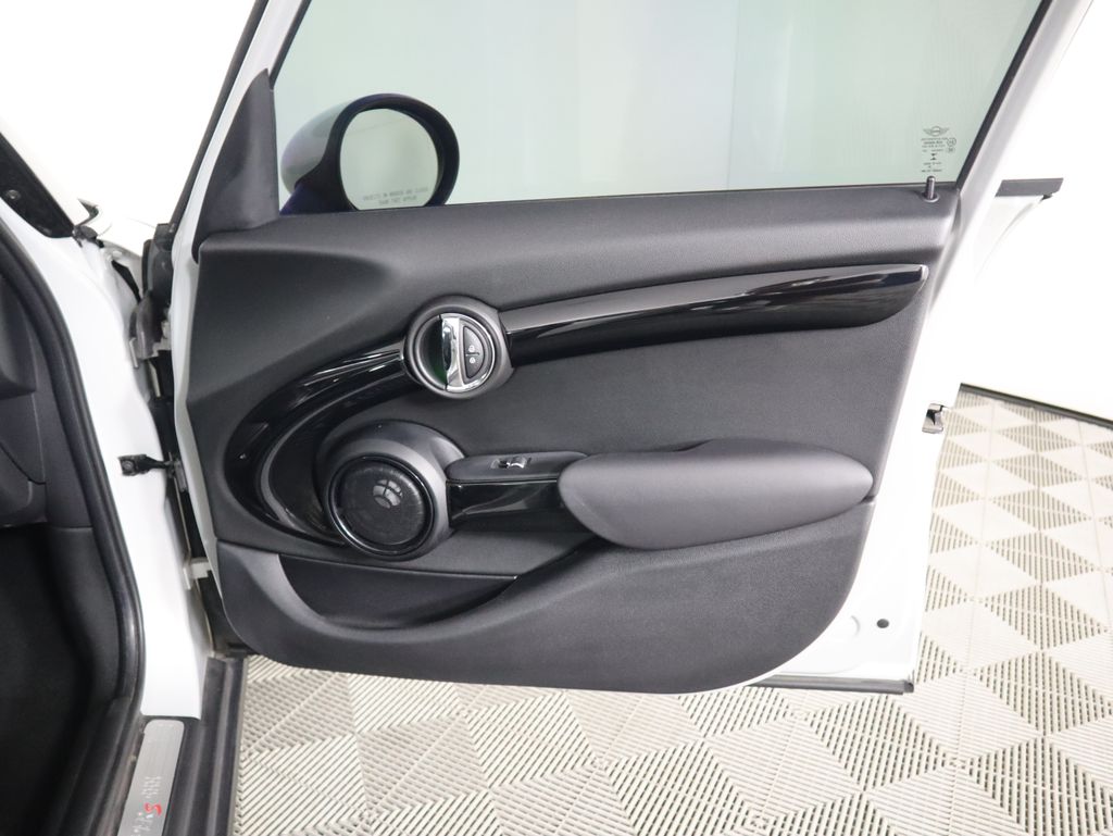 Thumbnail: 2019 MINI Cooper - 25