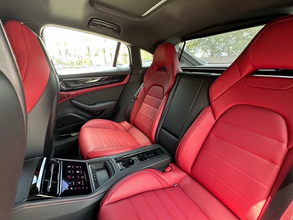 2025 Porsche Panamera 4 30