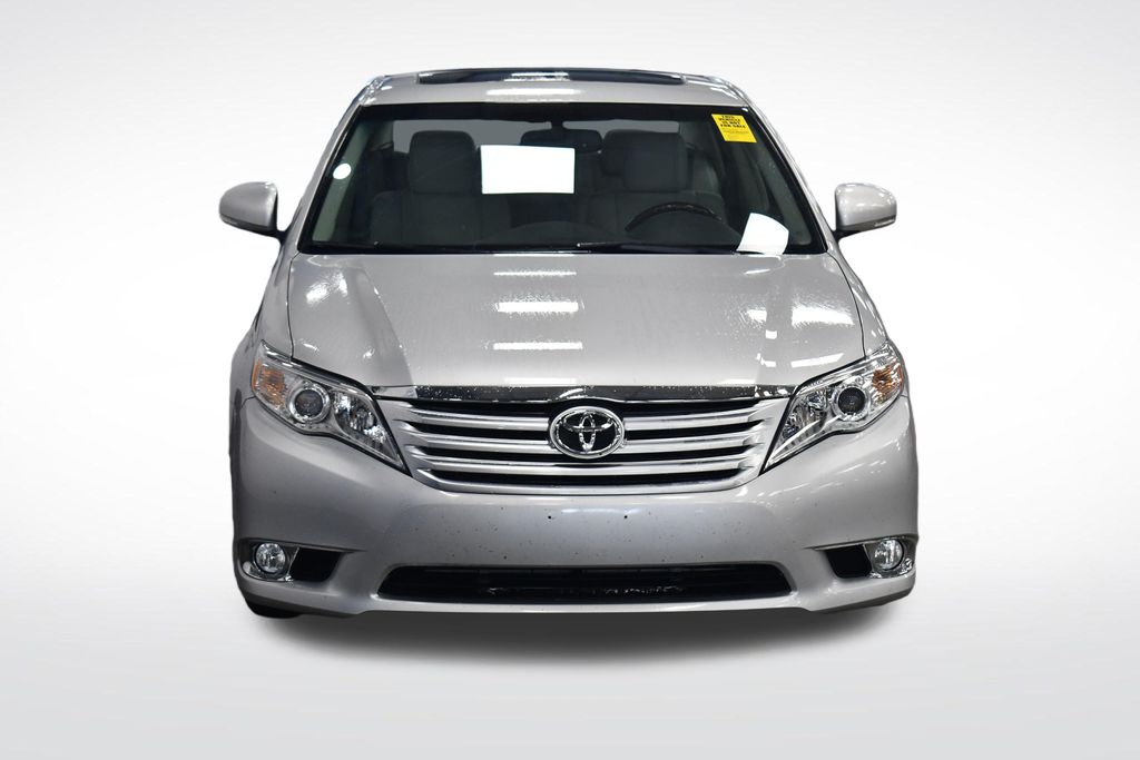 Thumbnail: 2011 Toyota Avalon - 2