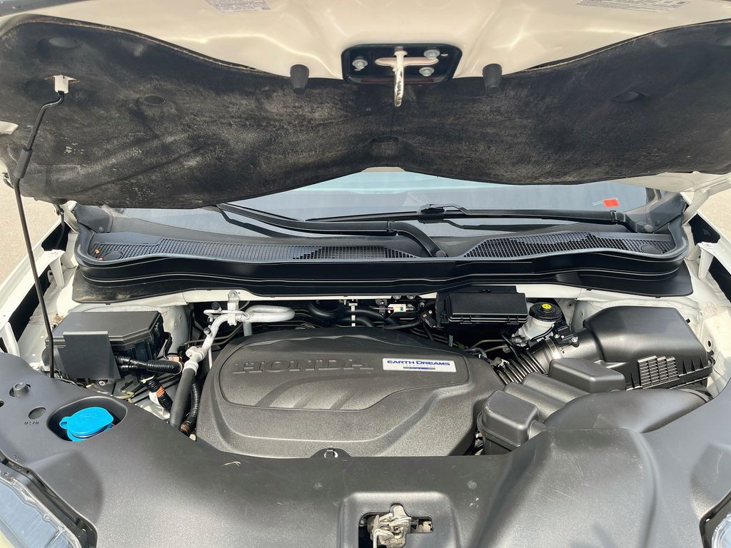 Used 2019 White Honda Elite image 33