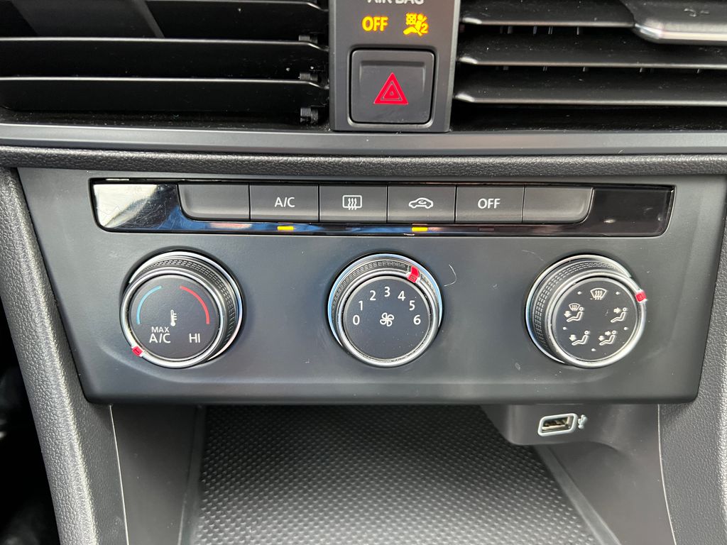 Thumbnail: 2019 Volkswagen Jetta - 23