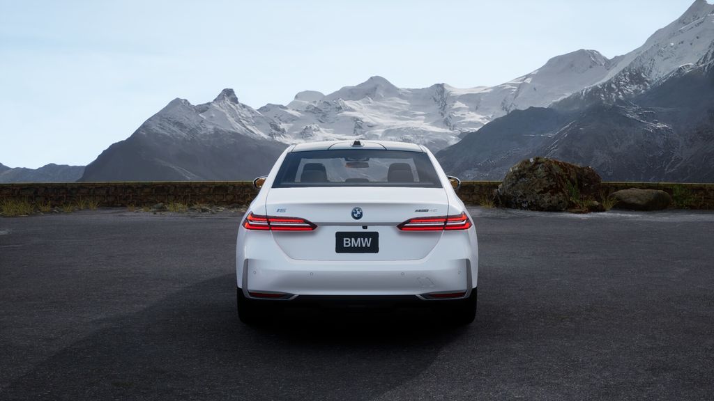 2025 BMW i5 eDrive40 30