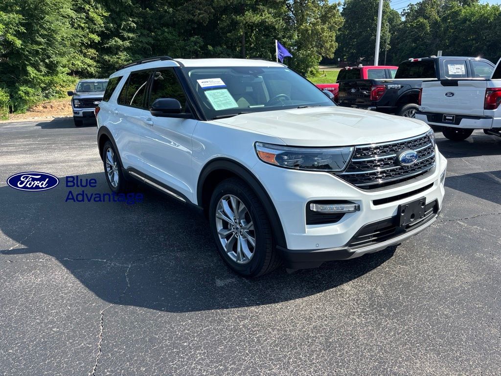 Star White Metallic Tri-Coat 2023 Ford Explorer XLT RWD SUV / Crossover Rear-Wheel Drive Automatic