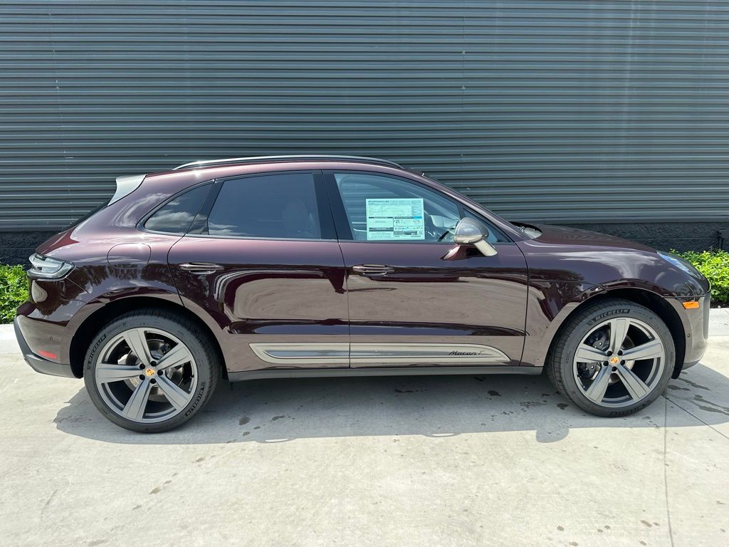 2025 Porsche Macan  8