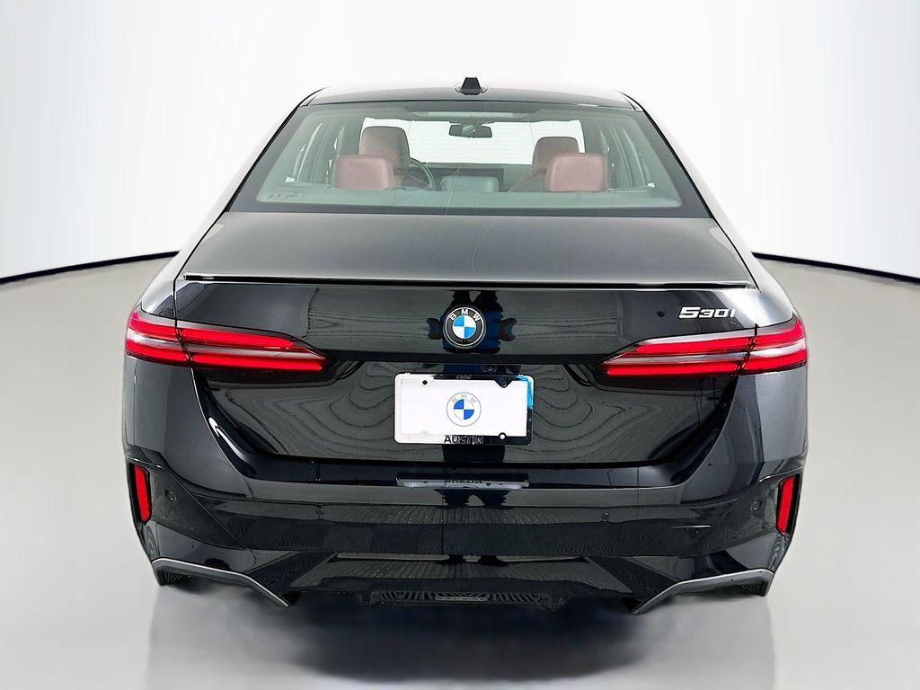 Thumbnail: 2025 BMW 5 Series - 6