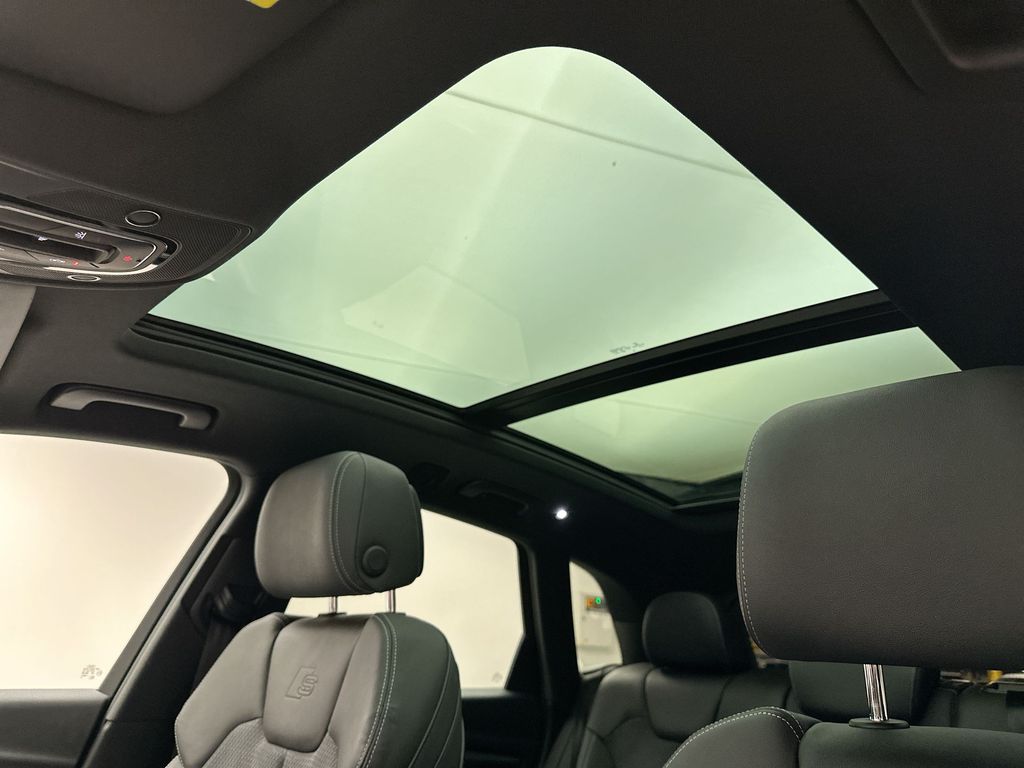 2022 Audi SQ5 Premium Plus 11
