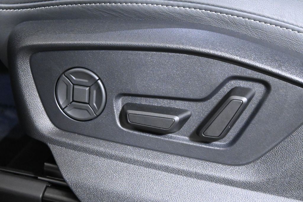 Thumbnail: 2026 Audi Q7 - 30