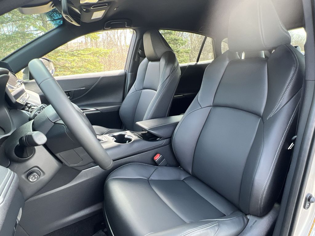 2024 Toyota Venza XLE 13
