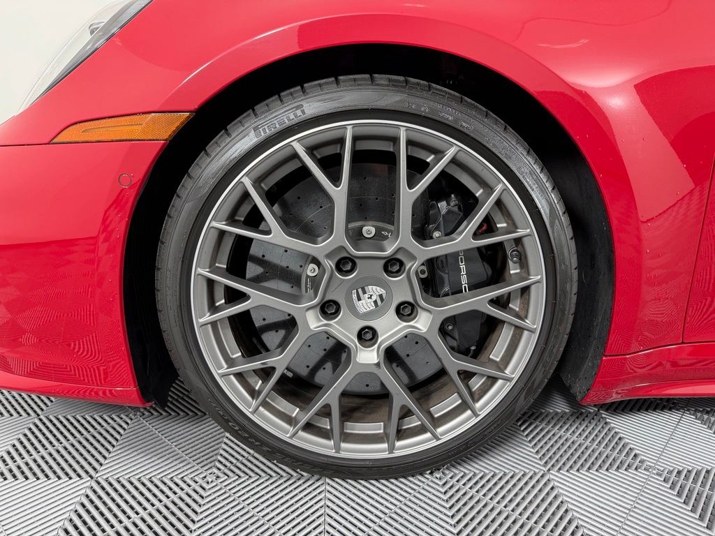 Thumbnail: 2025 Porsche 911 - 15