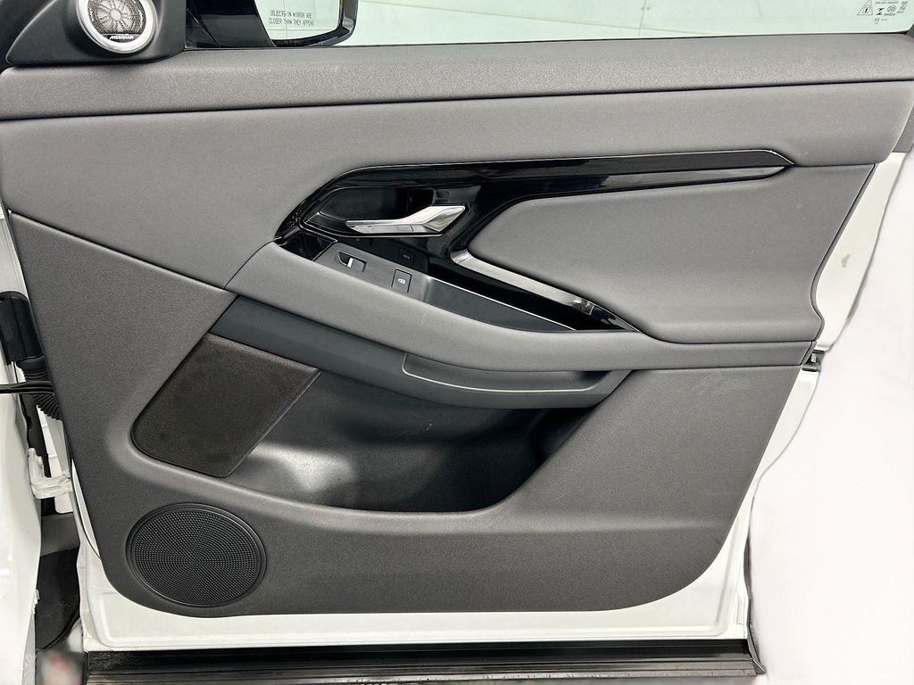 Thumbnail: 2025 Land Rover Range Rover Evoque - 24