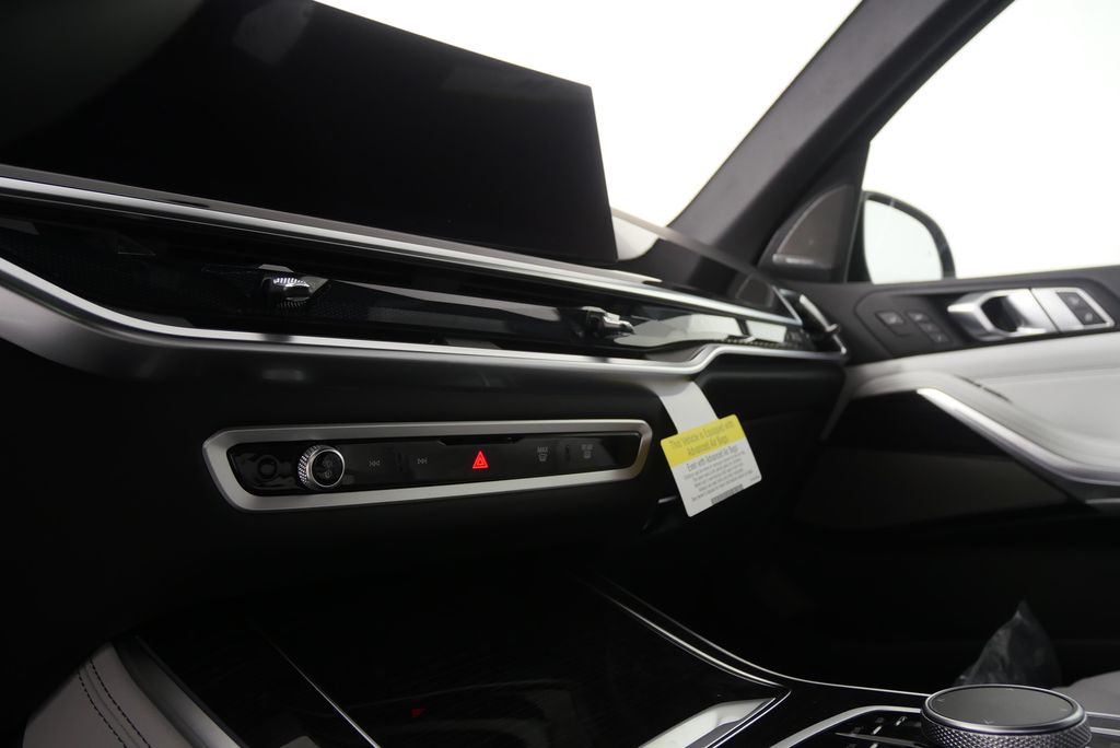 Thumbnail: 2026 BMW X5 - 21