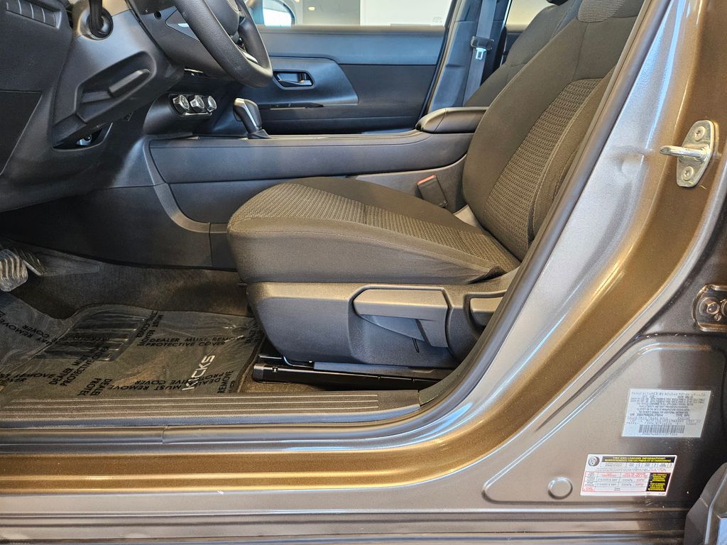 2025 Nissan Kicks S